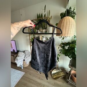 Size Medium black top